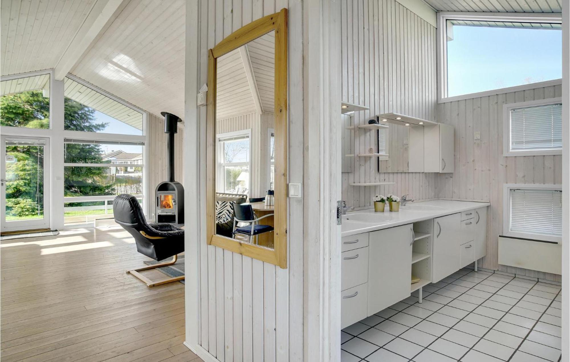 Awesome Home In Stroby With Wifi ภายนอก รูปภาพ