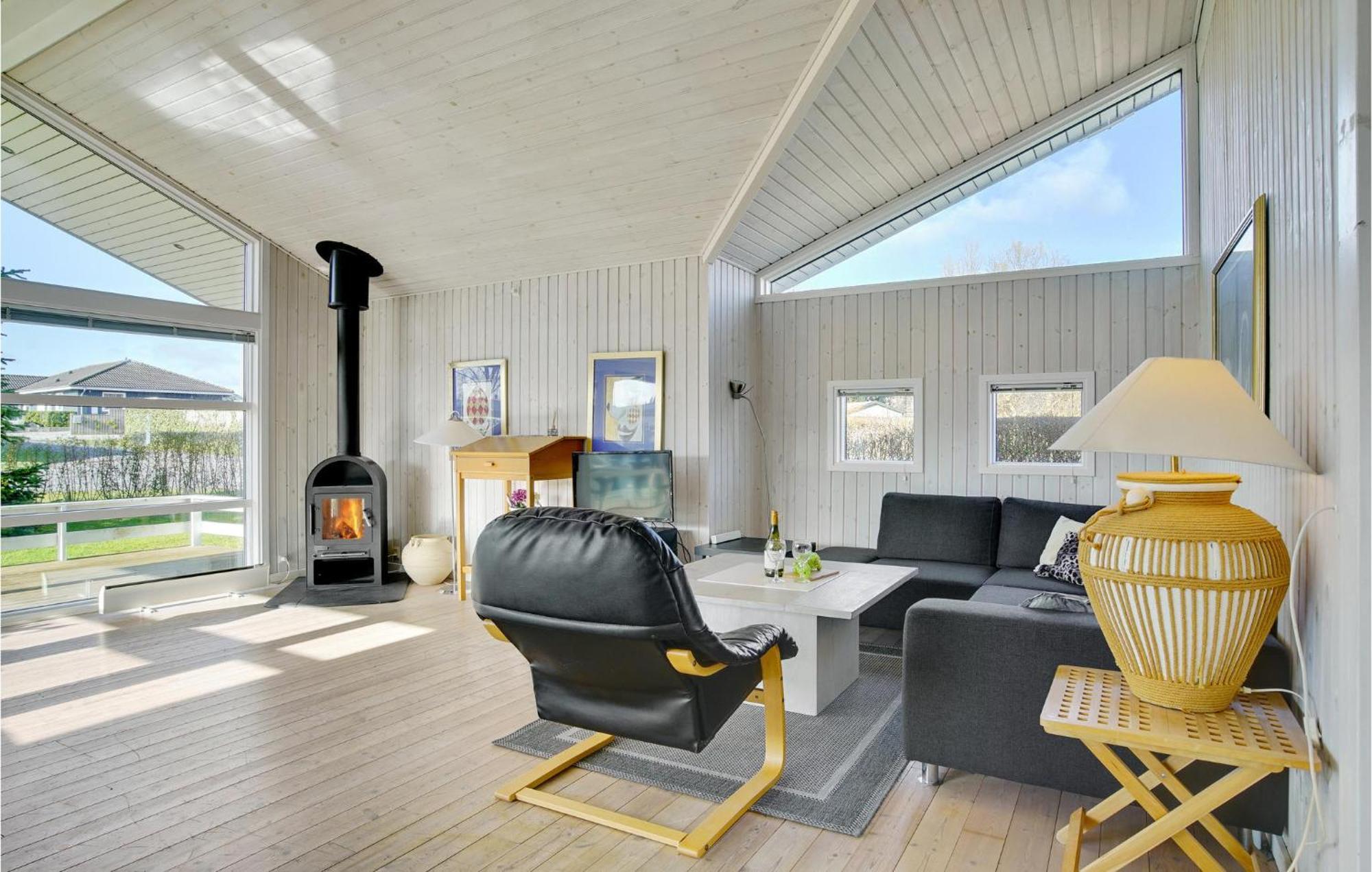 Awesome Home In Stroby With Wifi ภายนอก รูปภาพ